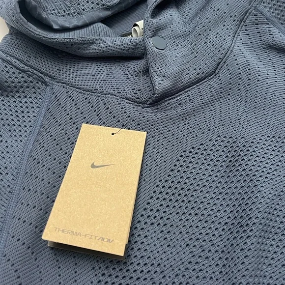 NIKE Therma-FIT ADV A.P.S. Hooded Versatile Top - Picture 4 of 11